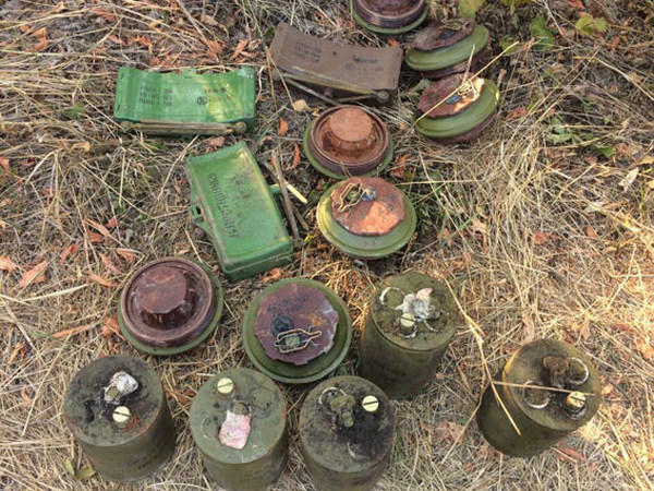 В Покровском районе обнаружен тайник с огромным количеством взрывчатки и боеприпасов