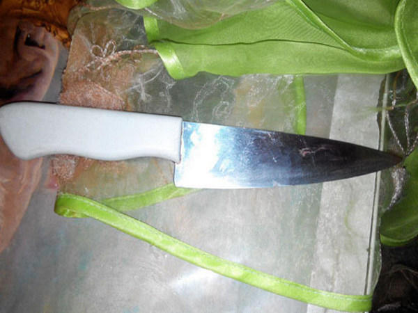 В Новогродовке в ходе семейной ссоры подросток вонзил нож отчиму в живот