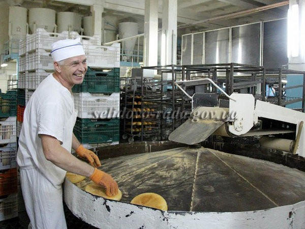 Мэру провели экскурсию по Селидовскому хлебокомбинату