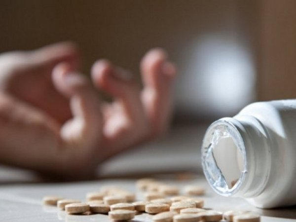 В Селидово 13-летний подросток отравился таблетками