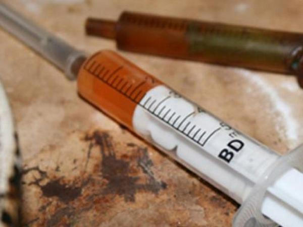 В Горняке у прохожего обнаружили шприц с наркотическим веществом