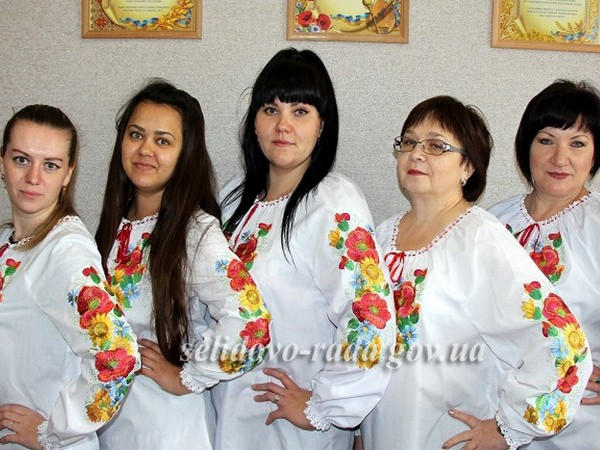 В Селидово представители власти нарядились в вышиванки