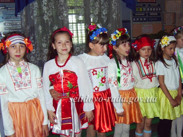 Как горняцкие школьники отметили День вышиванки