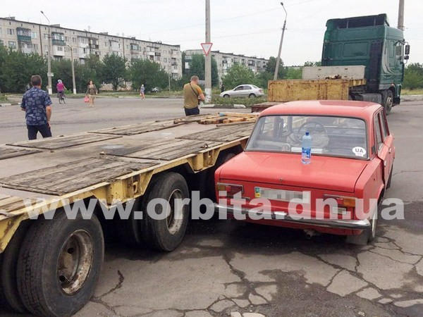 В Покровске не разминулись фура и ВАЗ