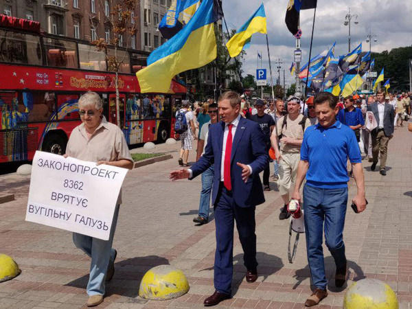 Шахтеры объявили бессрочную акцию протеста возле Министерства угольной промышленности