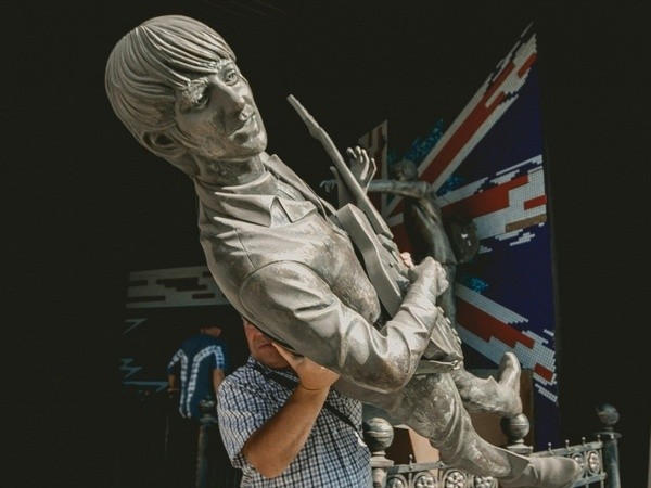 Стала известна дальнейшая судьба памятника «The Beatles», демонтированного в оккупированном Донецке