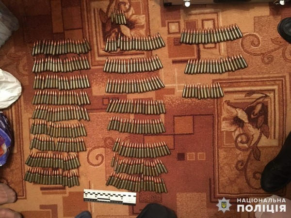 Житель Покровского района «без определенной цели» хранил дома оружие и боеприпасы