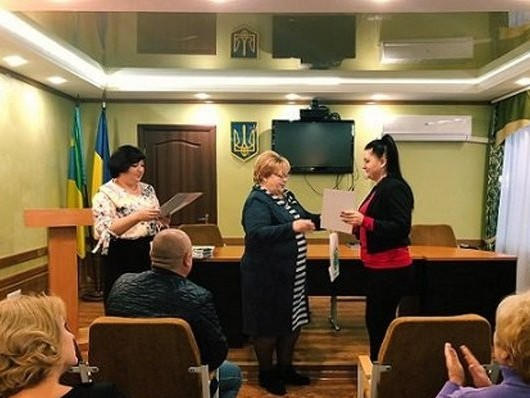 В Новогродовке работников социальной сферы поздравили с профессиональным праздником
