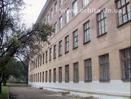 В одной из старейших школ Красноармейска начали ремонт (фото)
