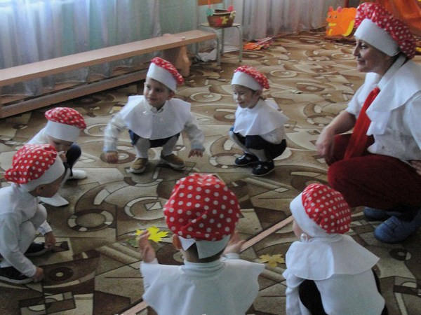 Детворе из Кураховки устроили яркий осенний праздник