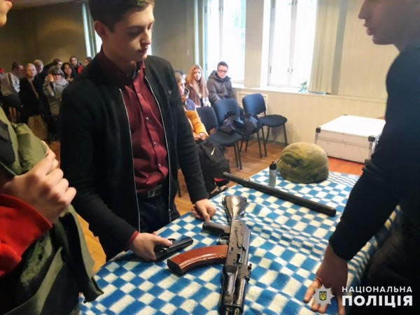 Школьники из Селидово, Новогродовки, Горняка и Украинска побывали в полиции