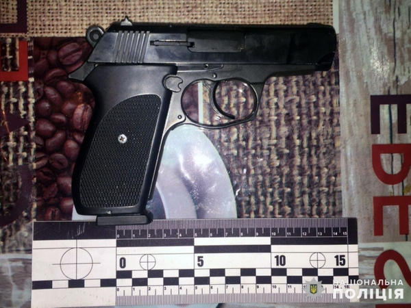 Житель Родинского рассказал полицейским, где можно «найти» оружие и боеприпасы
