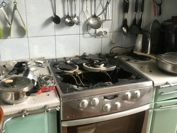 Спасатели показали последствия взрыва в одной из квартир в Родинском