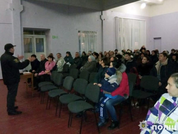 Родителям селидовских школьников рассказали, как уберечь детей от буллинга и киберпреступников