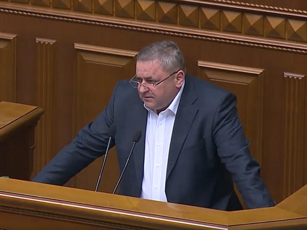 Народный депутат Сергей Сажко призвал правительство прекратить уничтожение угольной отрасли