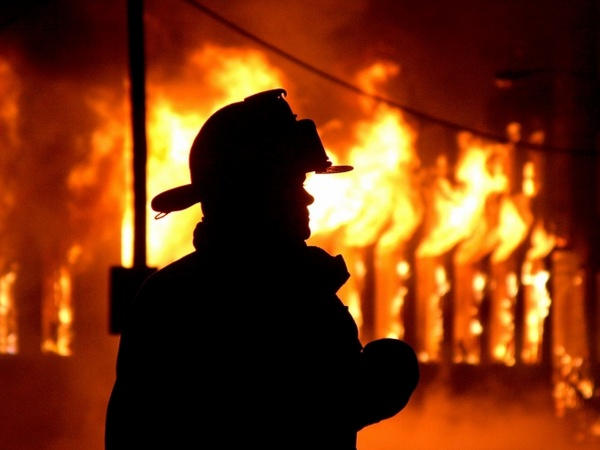 Во время пожара в одной из квартир в Новогродовке пострадала женщина