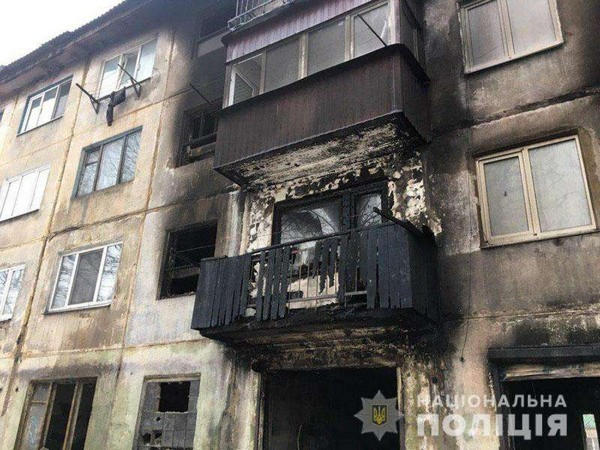 В одной из многоэтажек Украинска прогремел взрыв, в результате которого пострадали три человека
