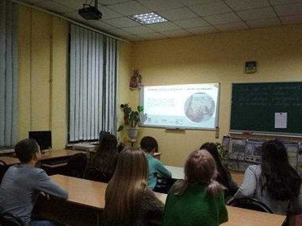 Школьников Новогродовки учат безопасности в Интернете
