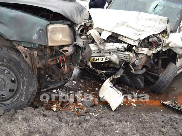 Серьезное ДТП в Покровске: не поделили дорогу «Mitsubishi» и «Fiat»