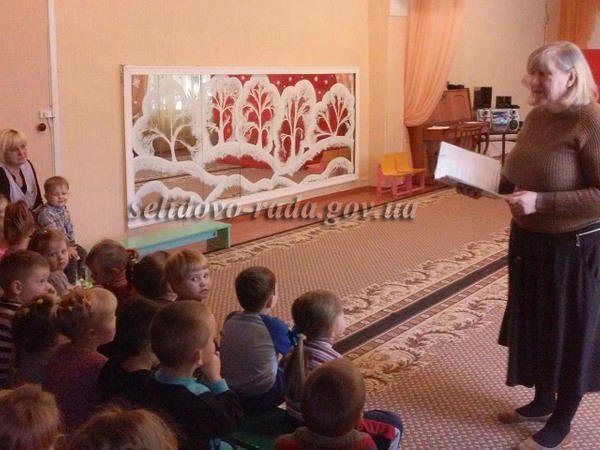 В Горняке детям подарили кукольный спектакль