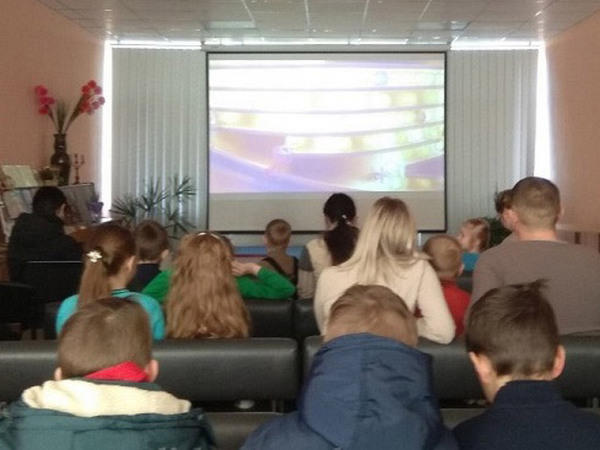В Селидово возобновились бесплатные показы мультфильмов
