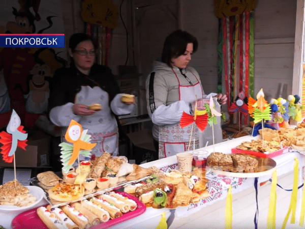 В Покровске вкусно и весело отметили Масленицу