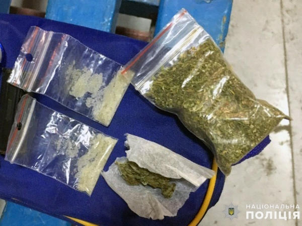В Покровске задержали наркокурьера
