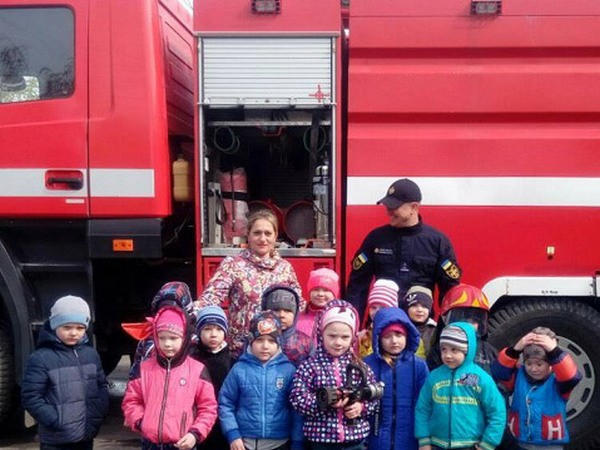Селидовская детвора побывала на экскурсии в пожарной части