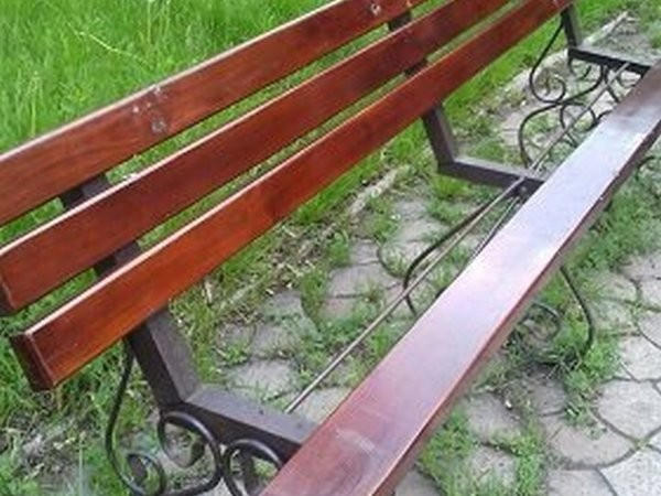В Новогродовке орудуют неизвестные вандалы