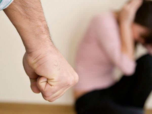 В Новогродовке 14-летняя школьница умоляла полицию спасти ее от домашнего насилия