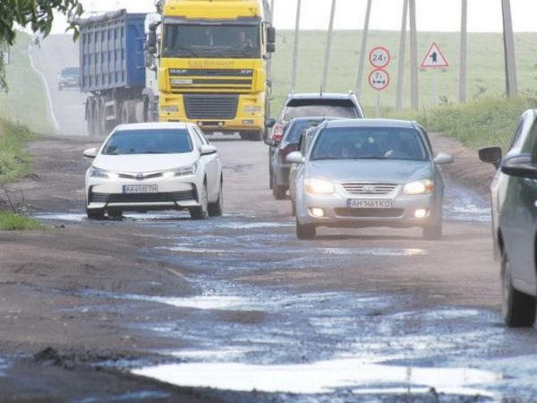 Центральная улица Цукурино превратилась в километровый кошмар для водителей