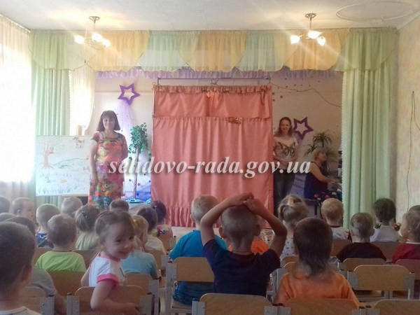В Украинске детям показали познавательный кукольный спектакль