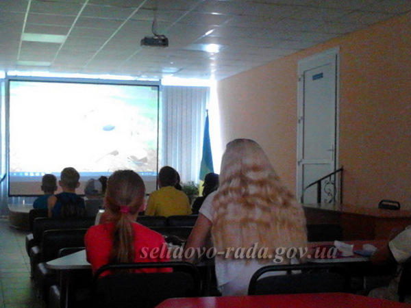 В Селидово продолжаются бесплатные показы мультфильмов