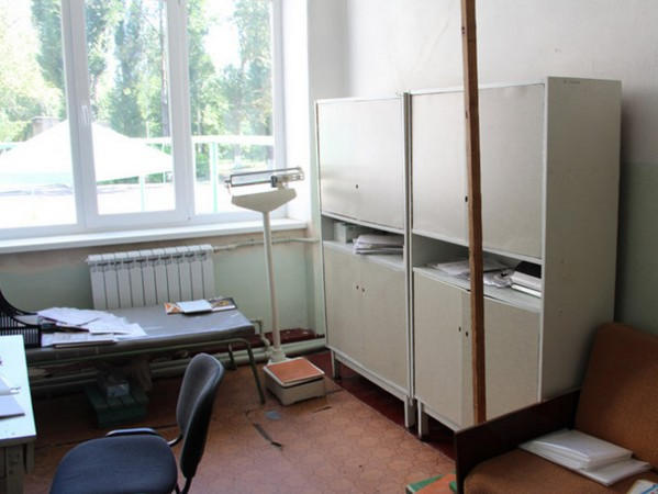 Неизвестные устроили ночной погром в одной из школ Покровска