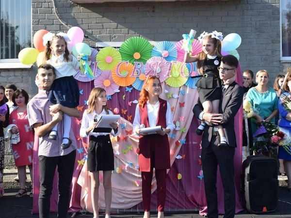 Для школьников Новогродовки прозвенел первый звонок