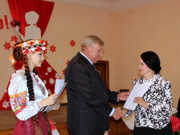 В Селидово наградили лучших педагогов
