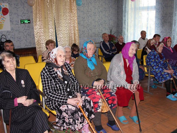 В Селидово и Горняке устроили праздник для пожилых людей