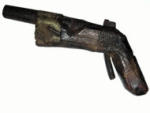 В Димитрове у случайного прохожего обнаружили пистолет