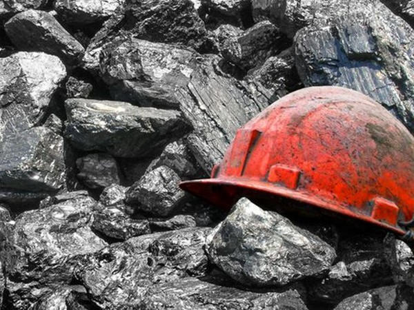 43-летний горняк из Новогродовки получил травму во время выполнения наряда на шахте