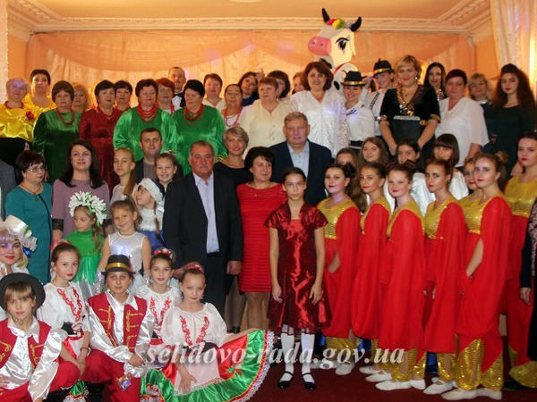 В Селидово работников культуры торжественно поздравили с профессиональным праздником