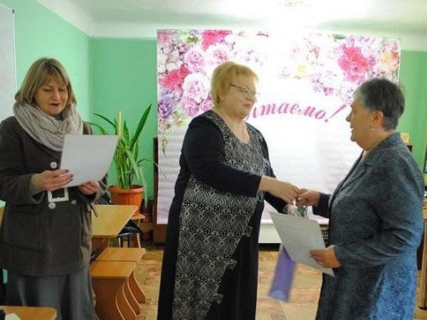 В Новогродовке работников социальной сферы поздравили с профессиональным праздником