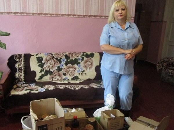 Военные продолжают оказывать помощь жителям Новогродовки