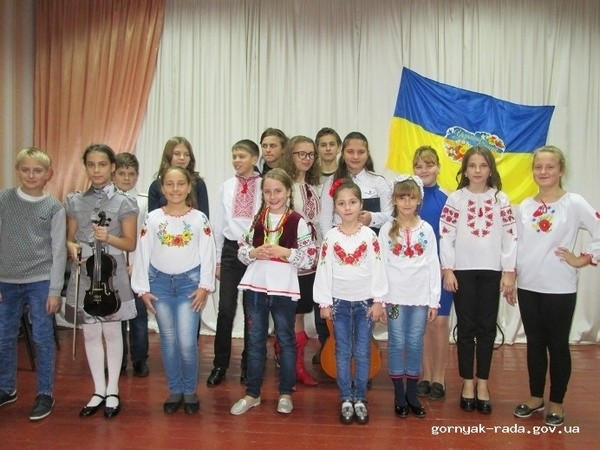 В Горняке прошел праздничный концерт по случаю Дня Достоинства и Свободы