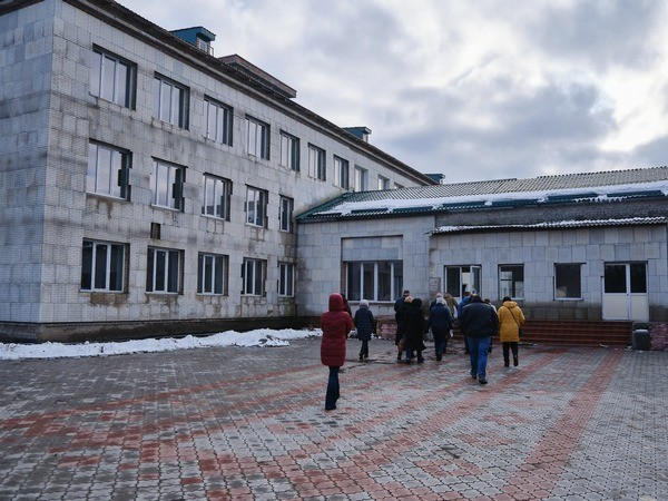 Глава Донетчины недоволен ходом ремонта будущей опорной школы в Новогродовке