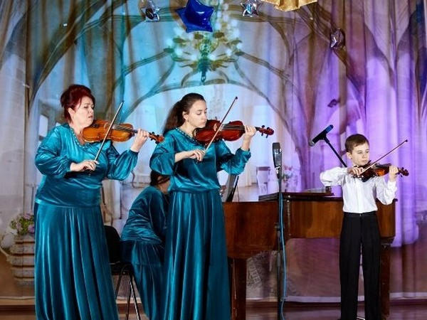 Юные музыканты из Новогродовки успешно выступили на Международном фестивале