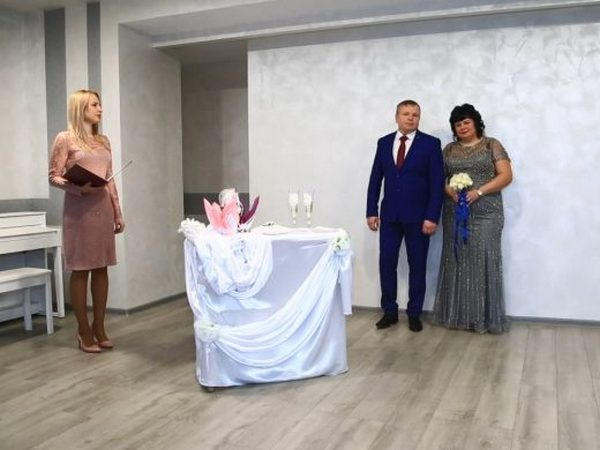 Услуга «Брак за сутки» в Покровске пользуется немалой популярностью