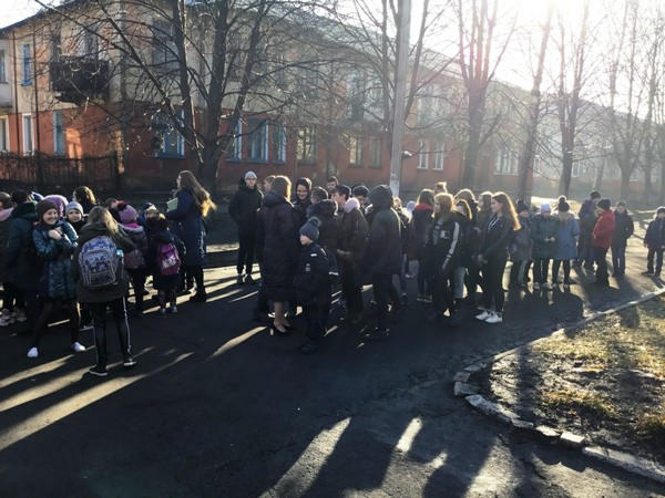 В Новогродовке спасатели эвакуировали учащихся из здания школы
