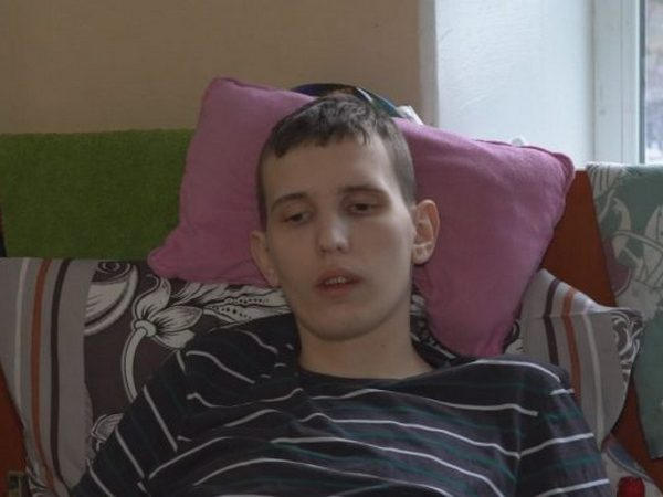 21-летний парень из Новогродовки нуждается в помощи на лечение