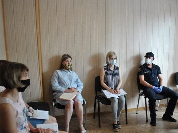 После выявления случаев COVID-19 в Новогродовке, в городе приняли дополнительные меры