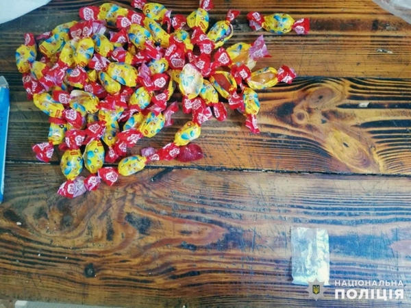 Жительница Покровска прислала в Селидовскую исправительную колонию конфеты с «сюрпризом»